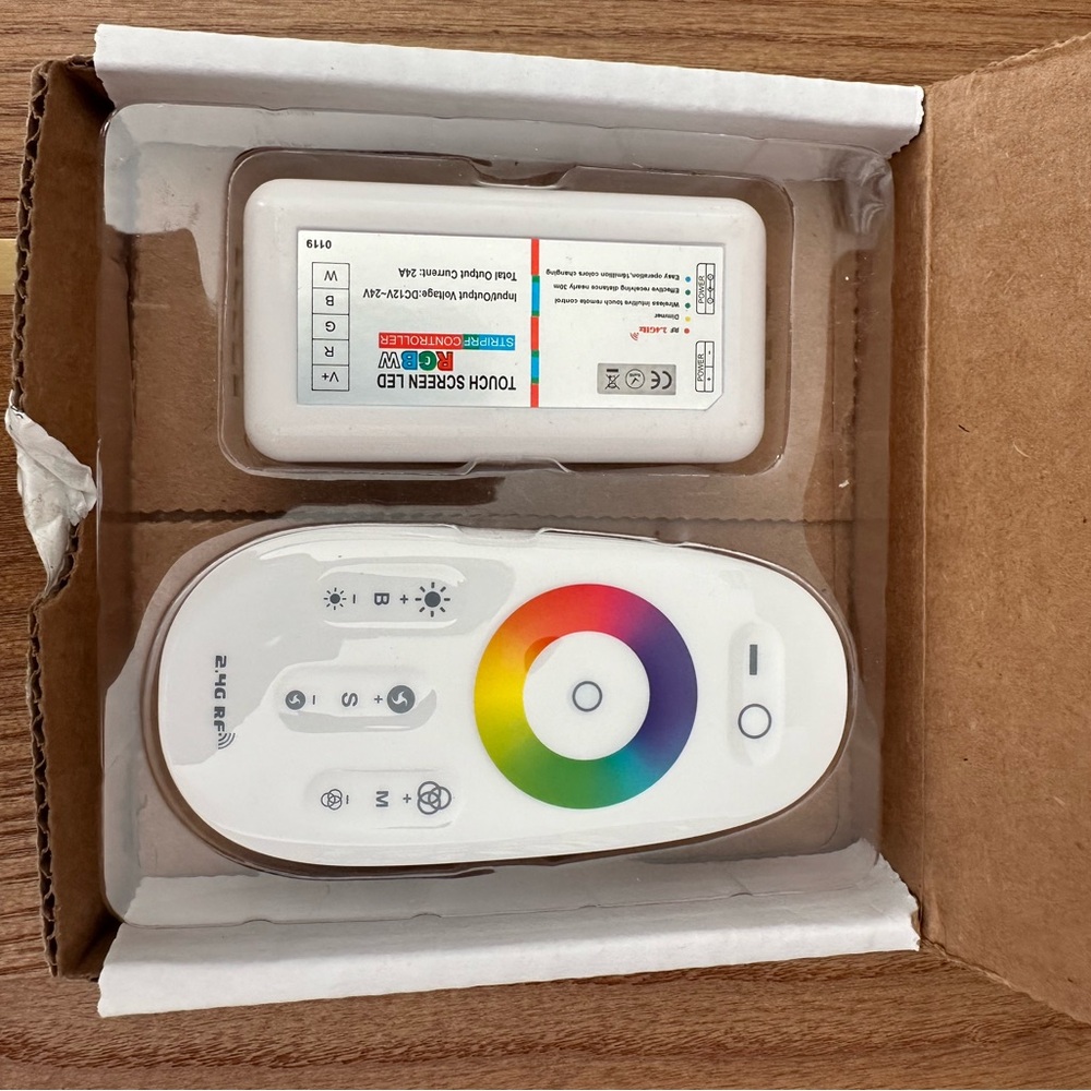 Aspect LED Touch Wireless RGG + White Controller AL CTLR Touch RHBW